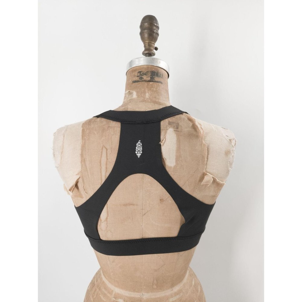 Free People Blaze Black Sports Bra NEW Medium - Picture 2 of 5
